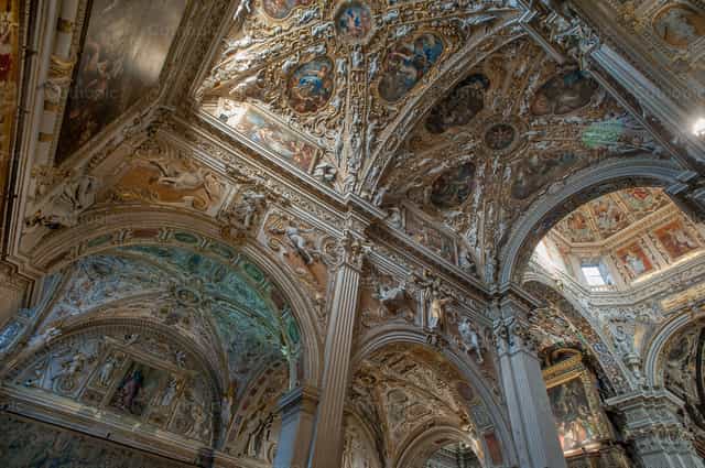 Intérieur de la basilique de Bergame - Images catholiques de stock - Photo de Pierluigi Palazzi