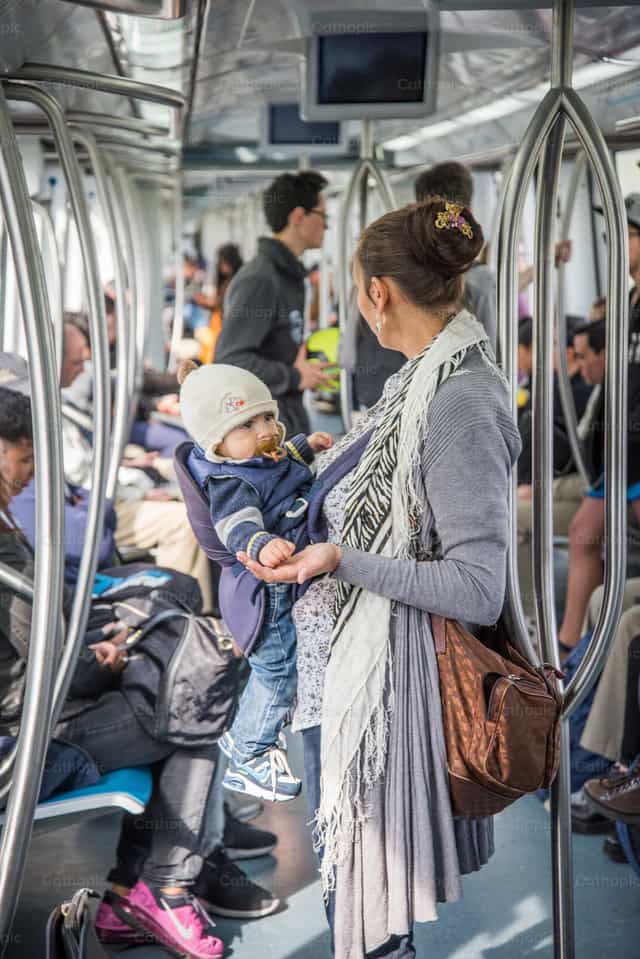 Madre y bebé - Banco de imágenes católicas - Fotografía por Luis Ángel Espinosa, LC