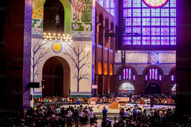 Santuario de Nuestra Señora de Aparecida Brasil - Banco de imágenes católicas
