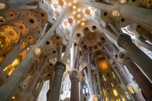 Columnas de la Sagrada Família - Banco de imágenes católicas