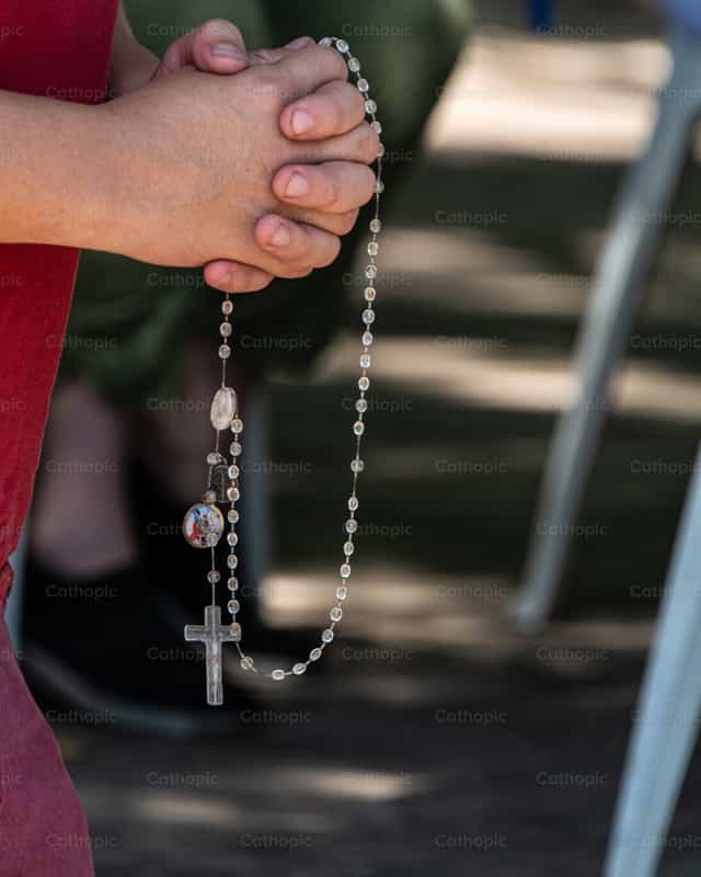 Sa Iyong mga Kamay - Mga Catholic stock image