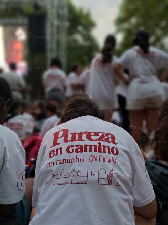 Pureza en camino - Banco de imágenes católicas - Fotografía por Marta Lozano