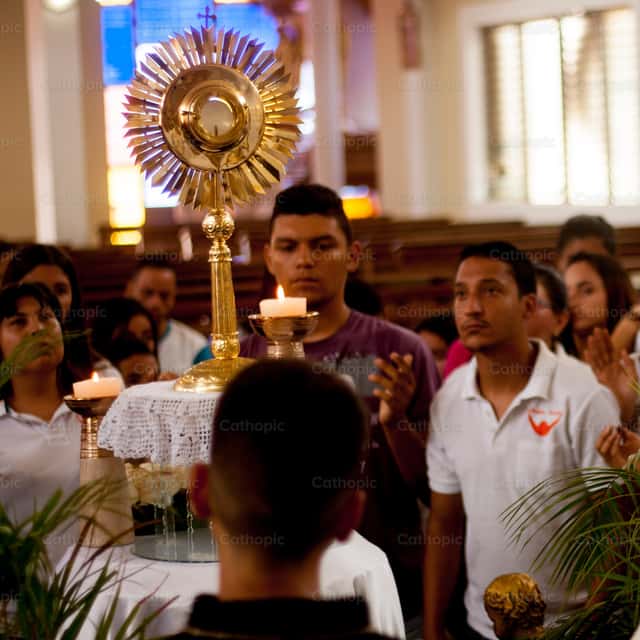 Exposition of the Blessed Sacrament | Cathopic