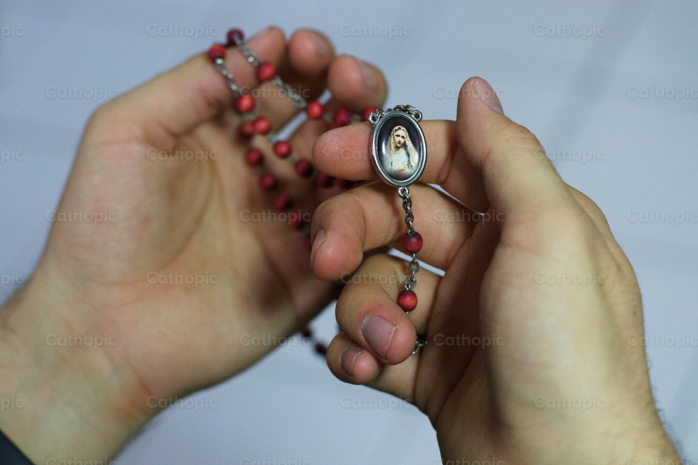 From the hand of Maria photo | Cathopic