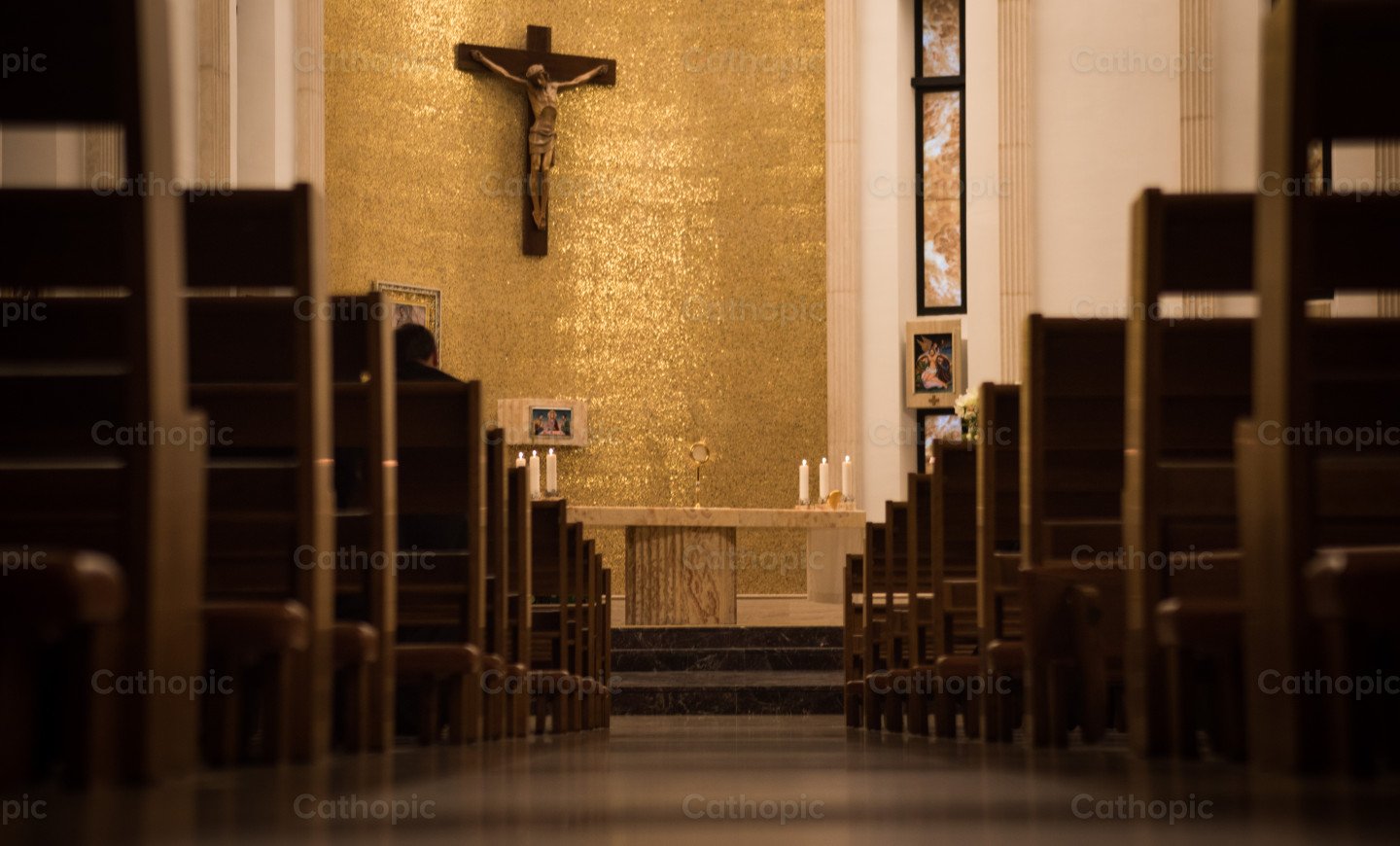 Parish interior photo | Cathopic