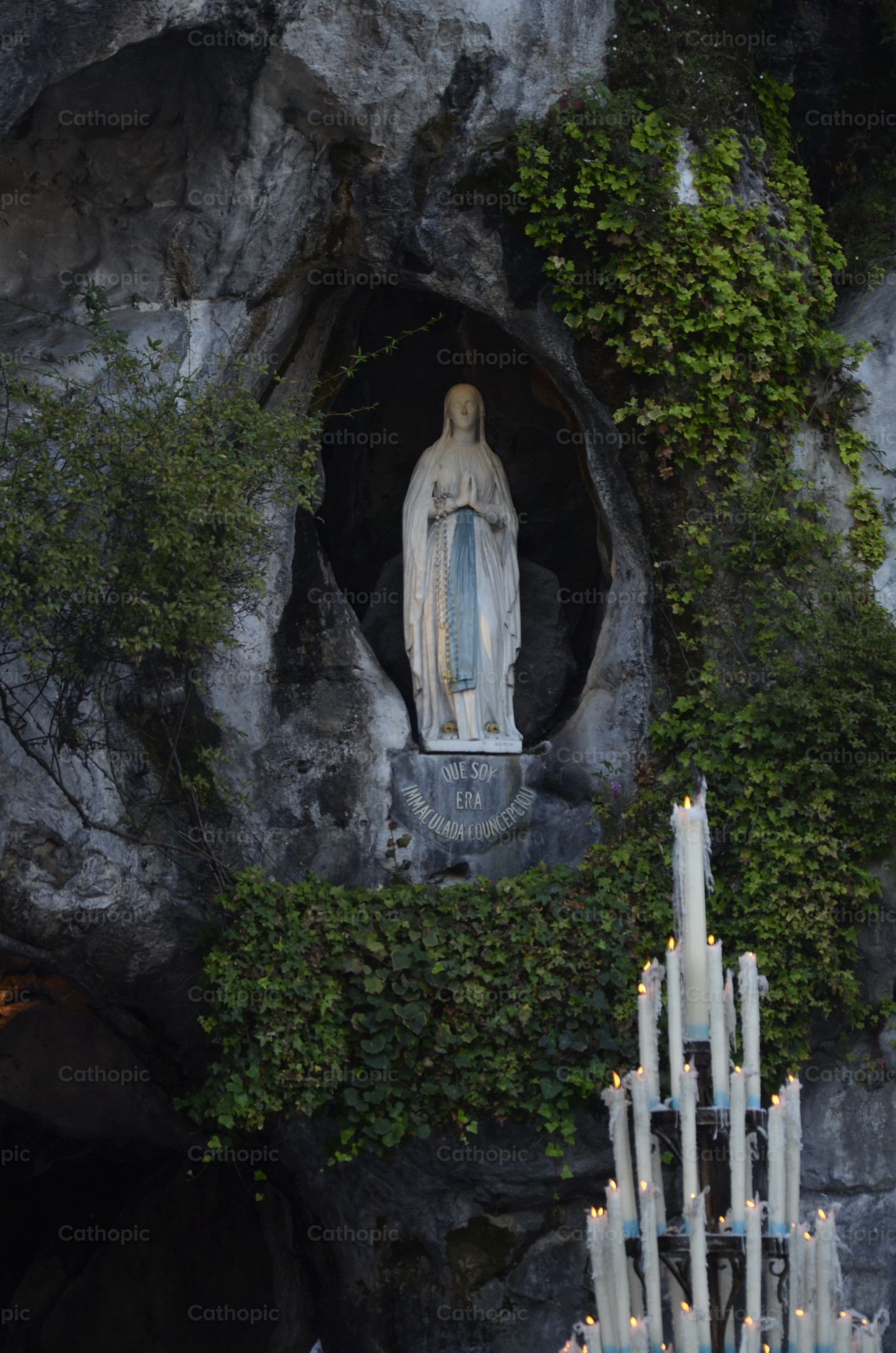 Grotto of Lourdes photo — Cathopic