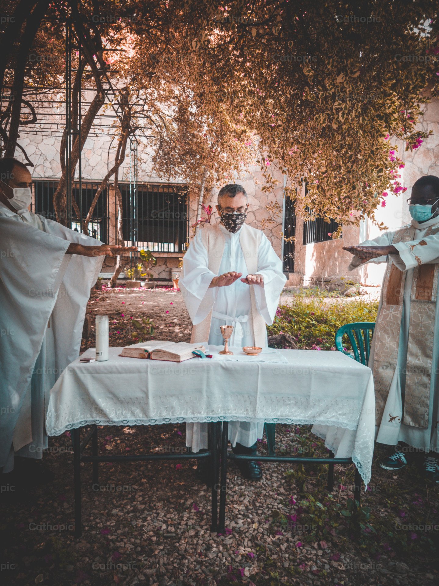 Consecration photo | Cathopic