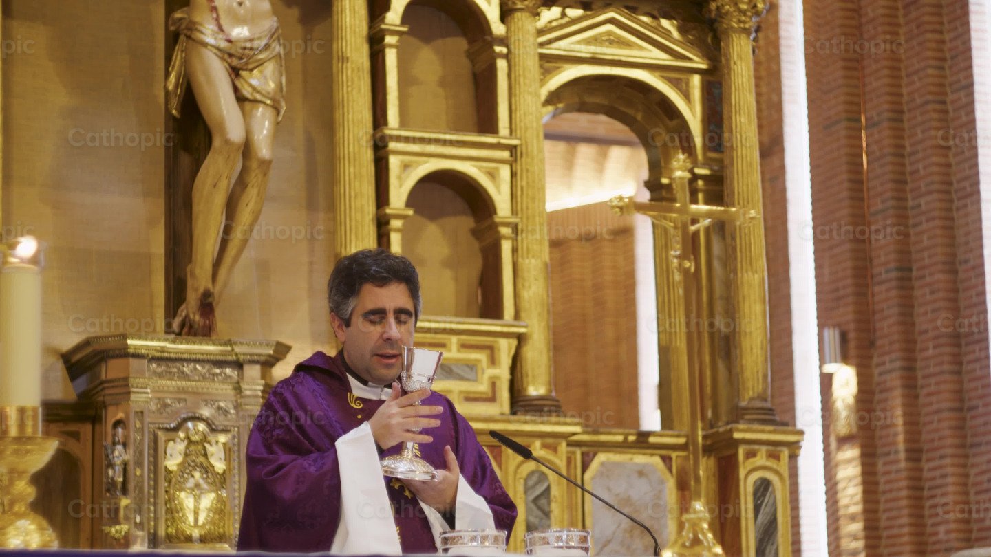 Consecration of the Eucharist video | Cathopic