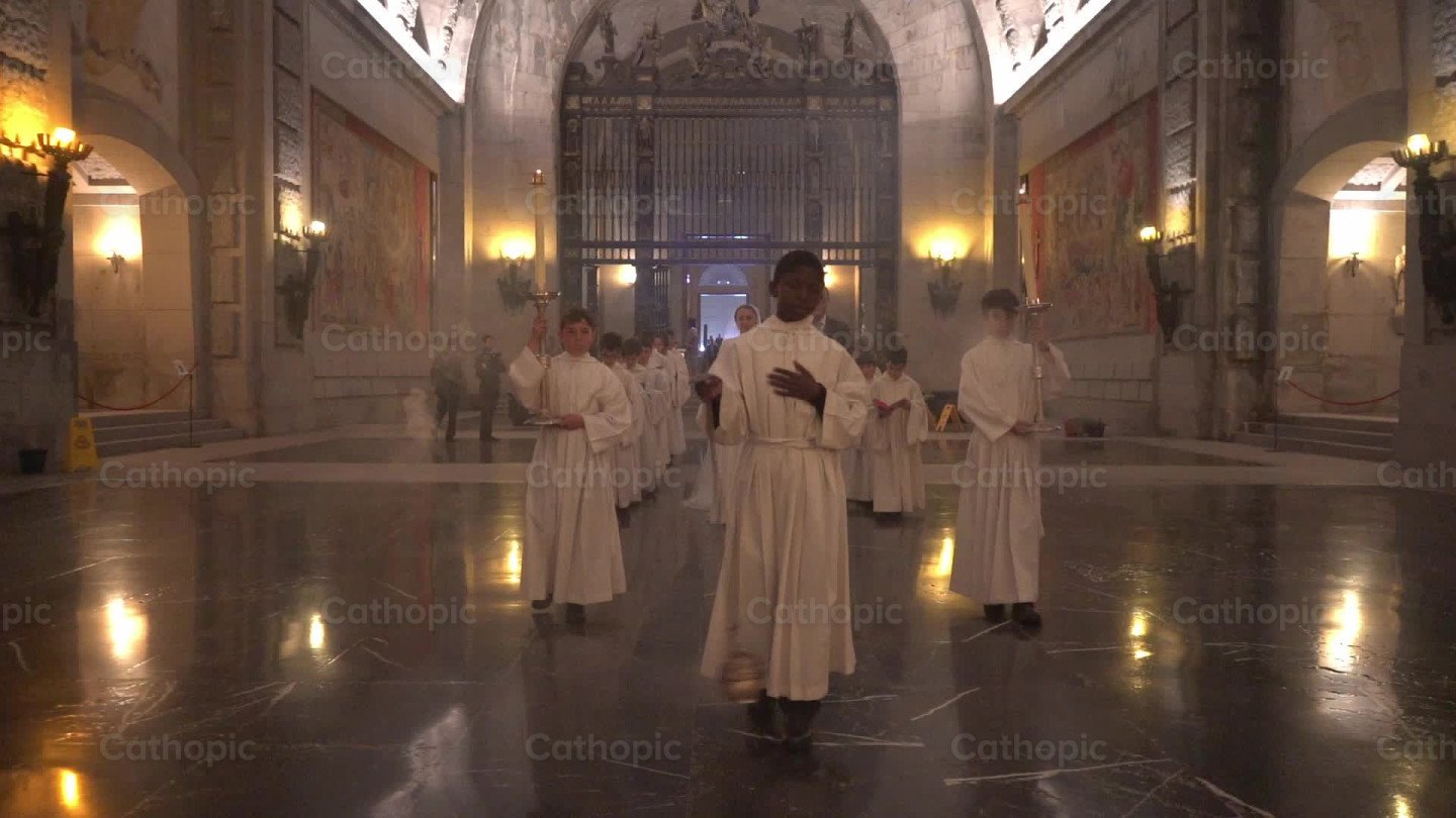 Procession of altar servers video — Cathopic