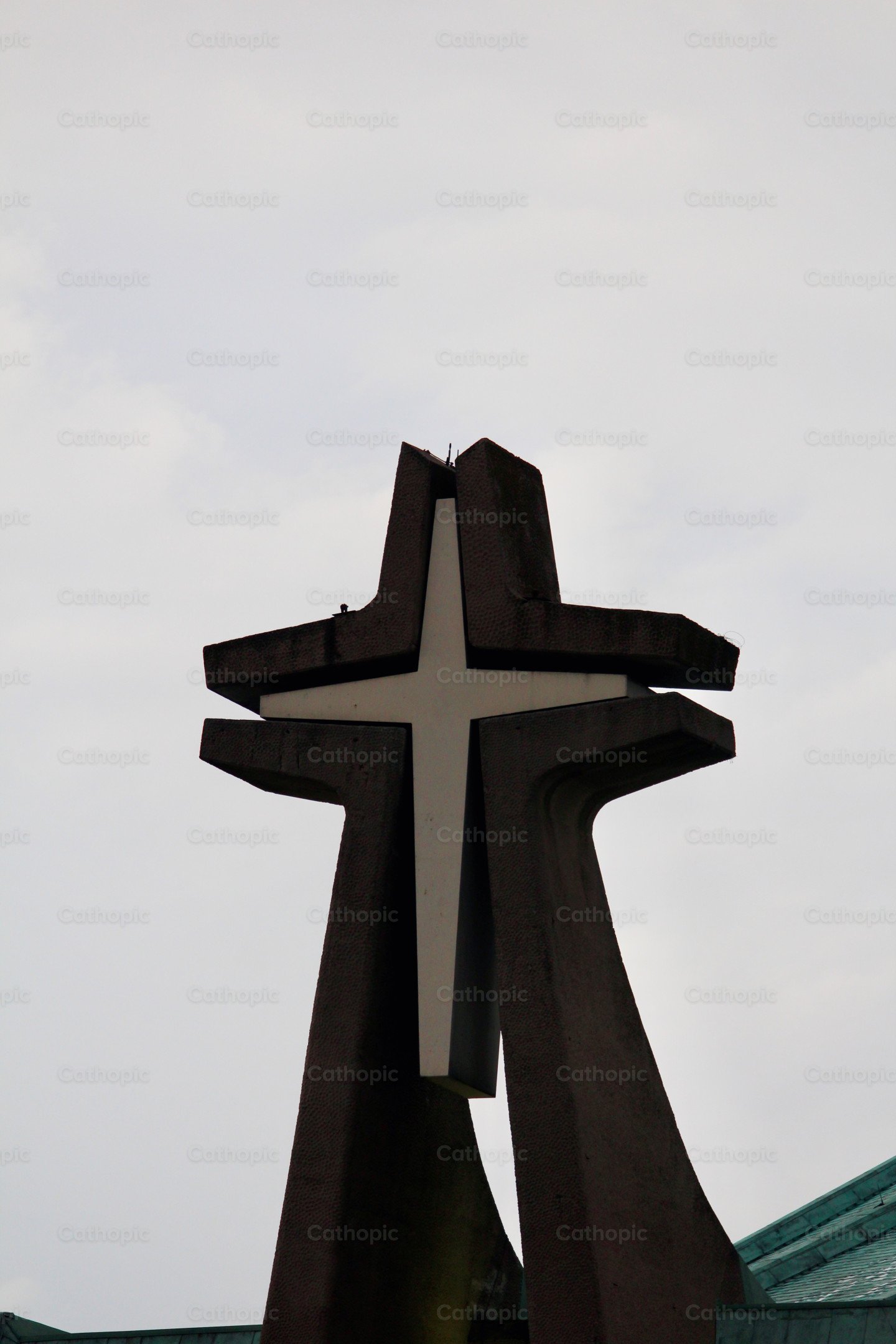 Basilica Cross photo | Cathopic